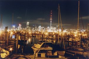 Auckland bei Nacht