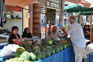 Wochenmarkt in Mires